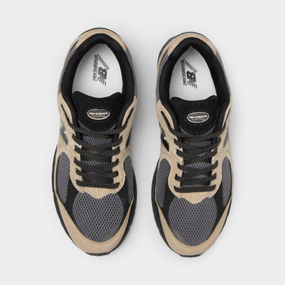 New Balance 2002R Black / Brown