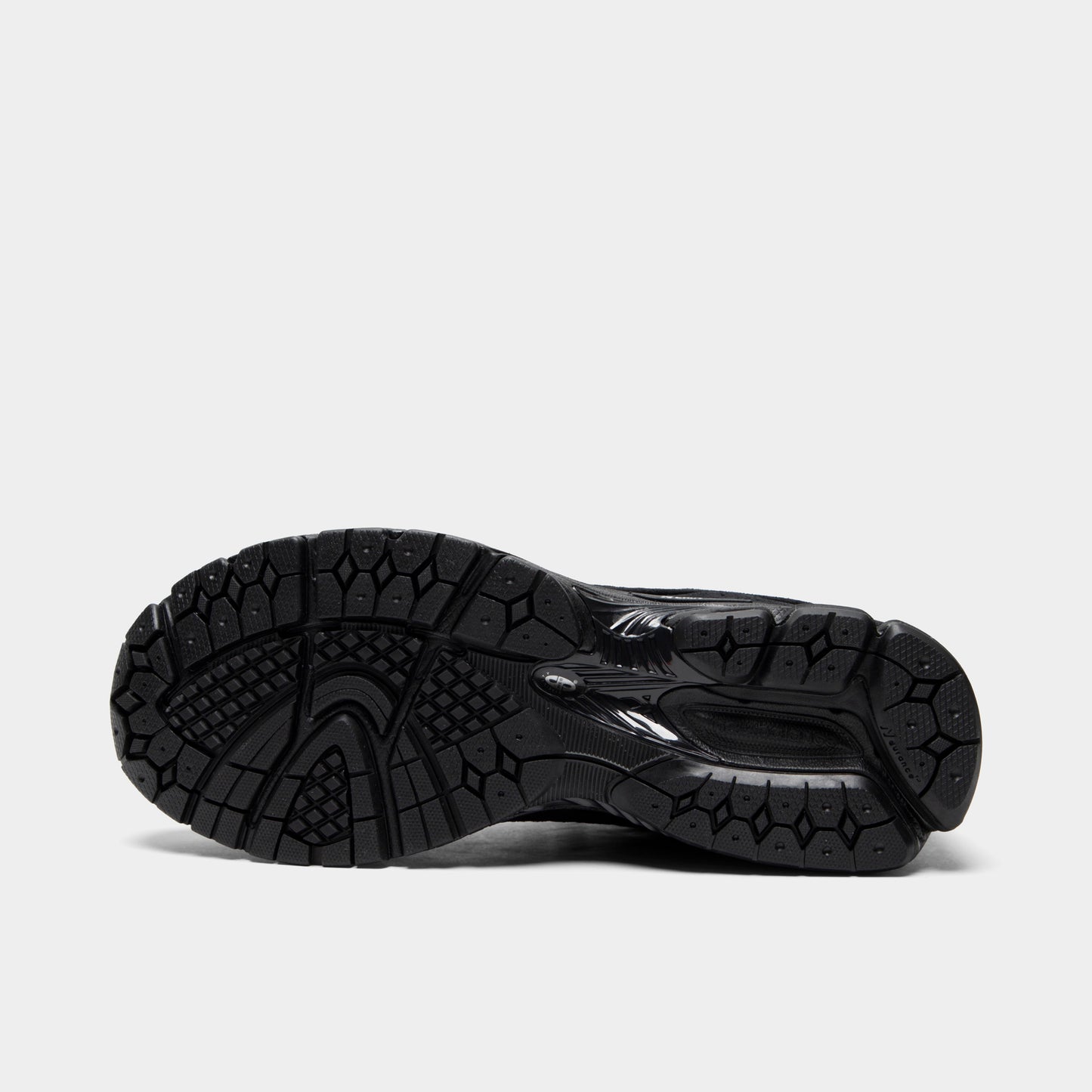 New Balance 2002R Black / Metallic