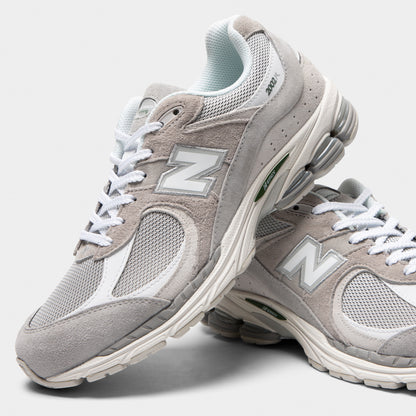 New Balance 2002R Black / White