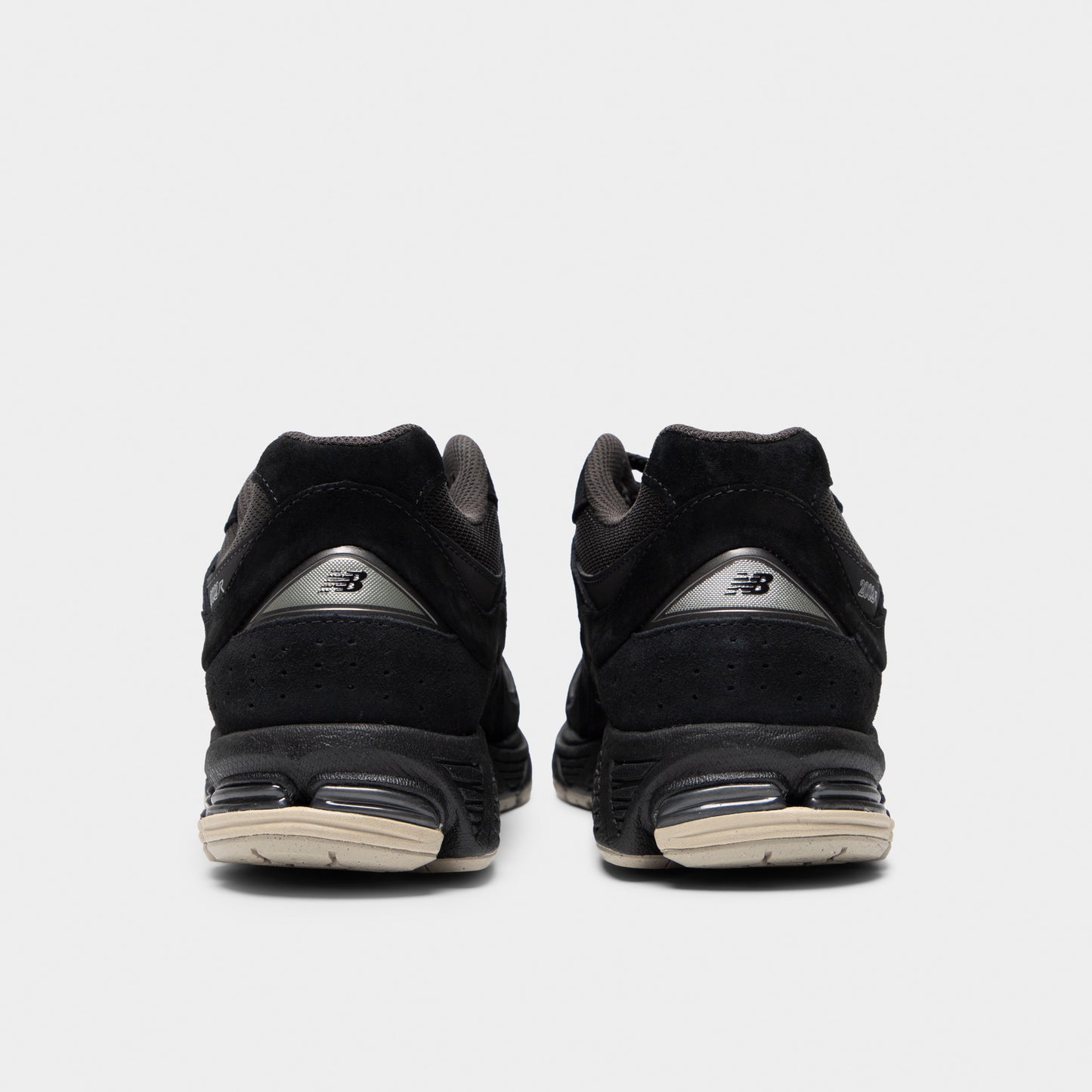 New Balance 2002 Black / Oat