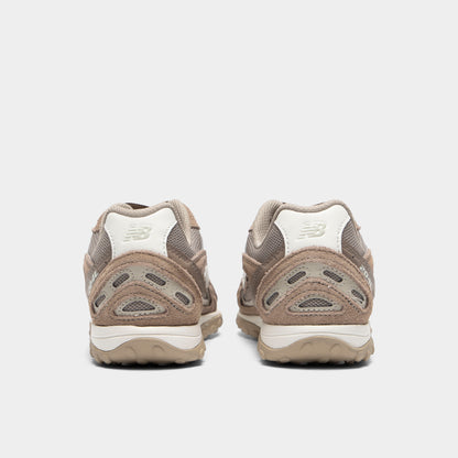 New Balance 204L Mushroom / Arid Stone - White