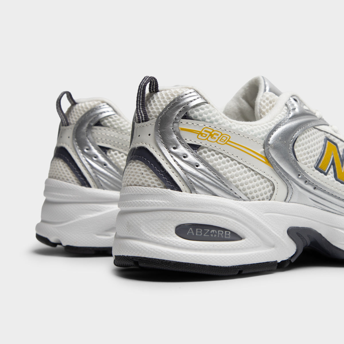 New Balance 530 Argent Métallique / Sel de Mer - Or Apollo