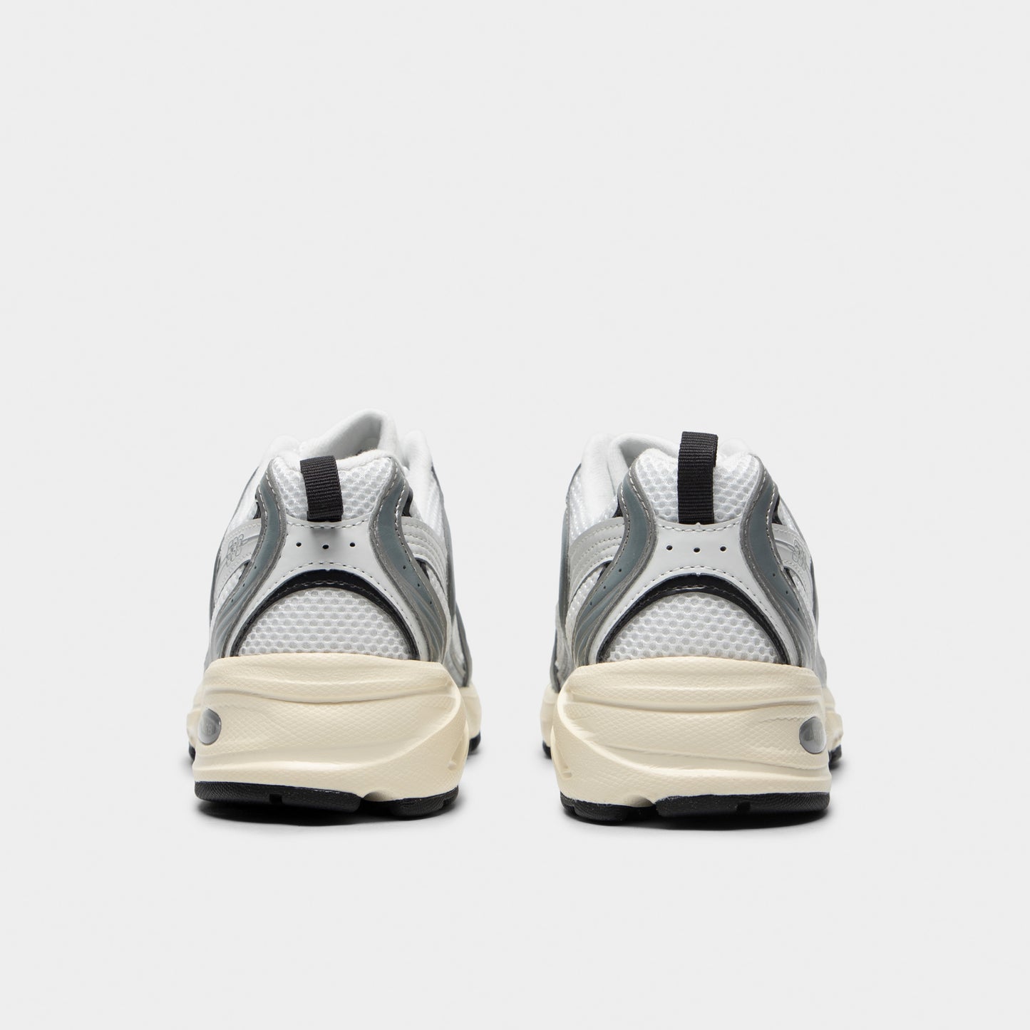 New Balance 530 Silver Metallic / Black Cement