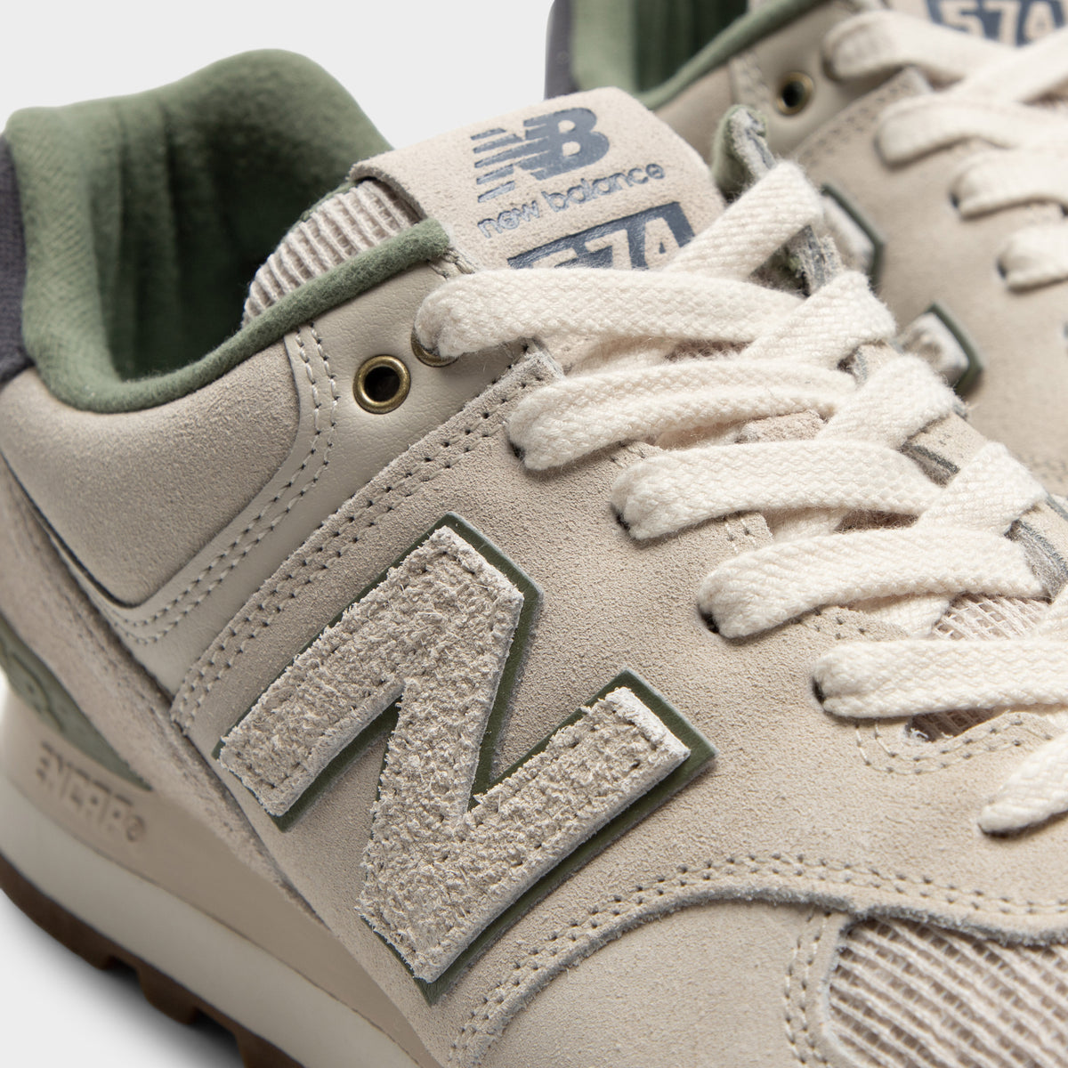 New Balance 574 Timberwolf / Dark Olivine