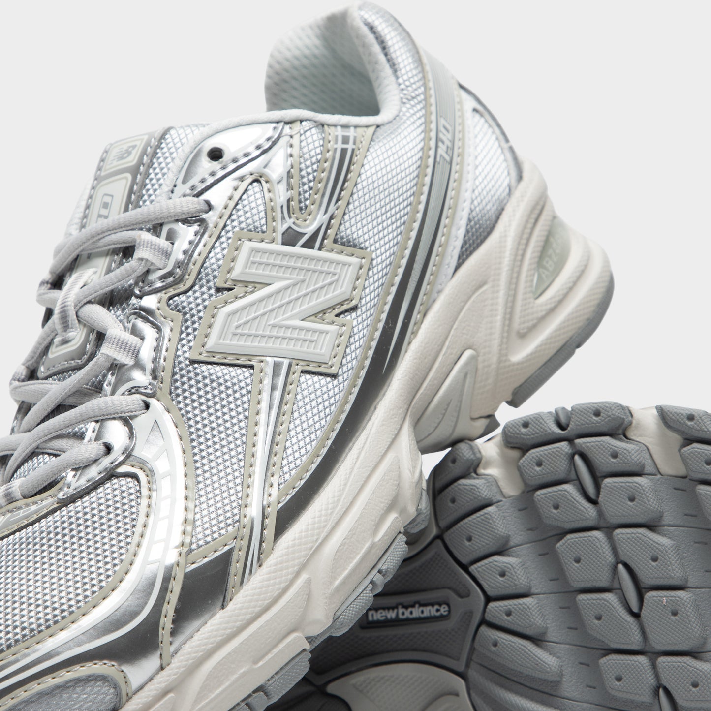 New Balance 740 Metallic Silver / Metallic Silver