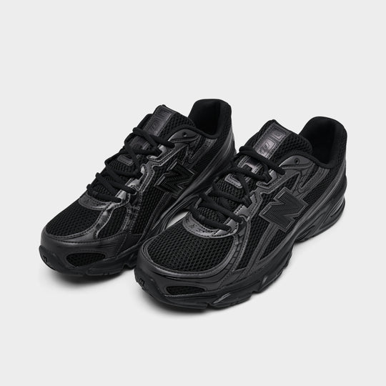 New Balance 740 Black / Black Cement