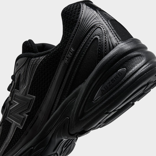 New Balance 740 Black / Black Cement