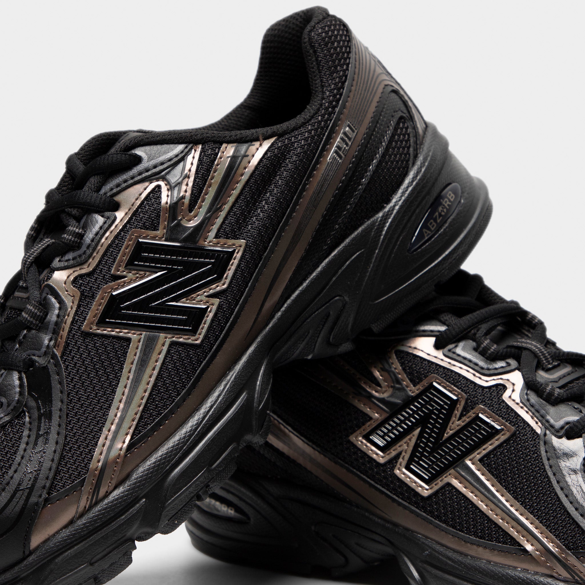 New Balance 740 Black / Bronze – JD Sports