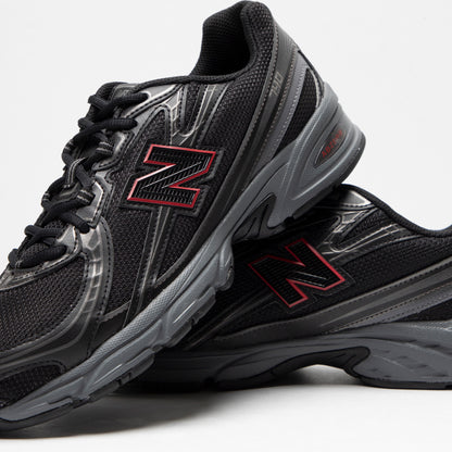 New Balance 740 Black / Black