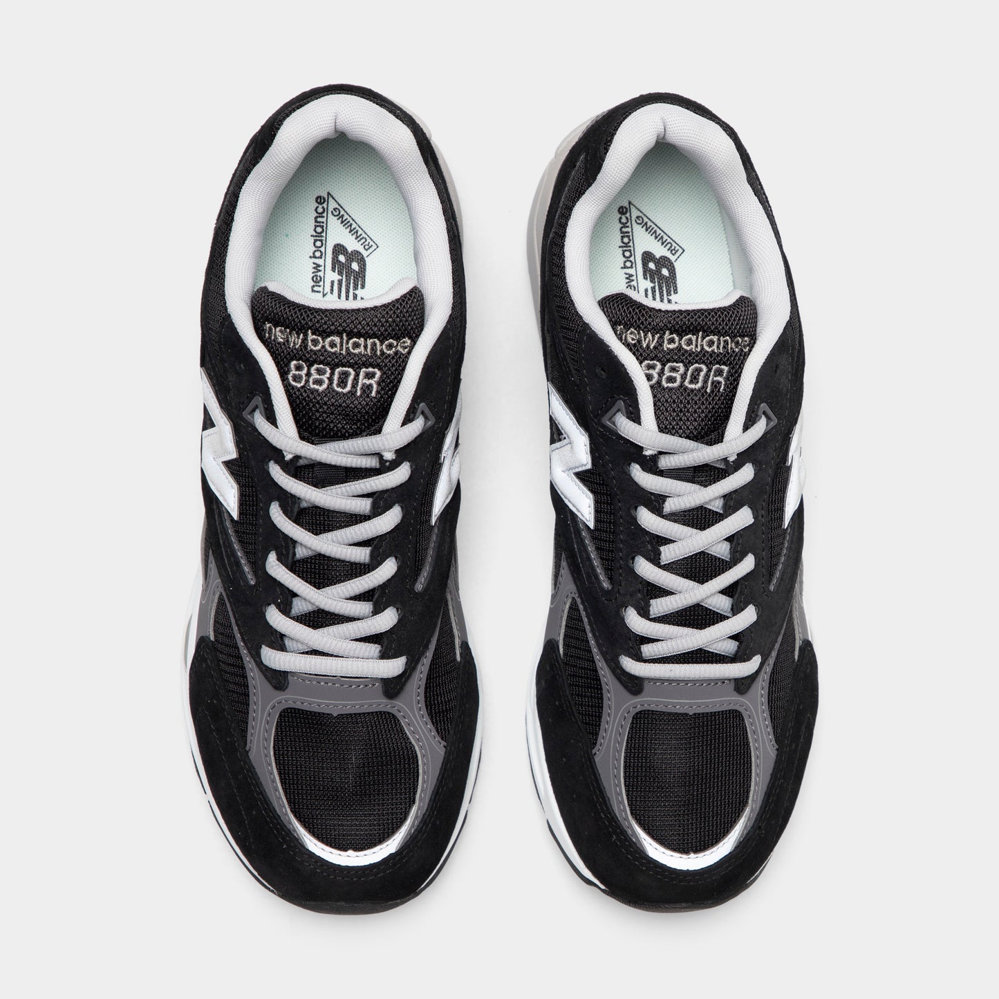New Balance 880 Noir / Gris foncé