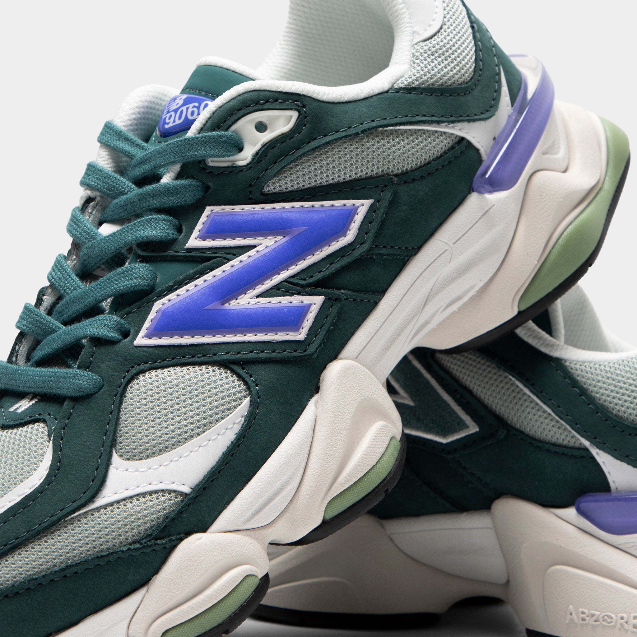 プルエスト 🚨JUST LANDED‼️🔥These New Balance 9060 is now available in