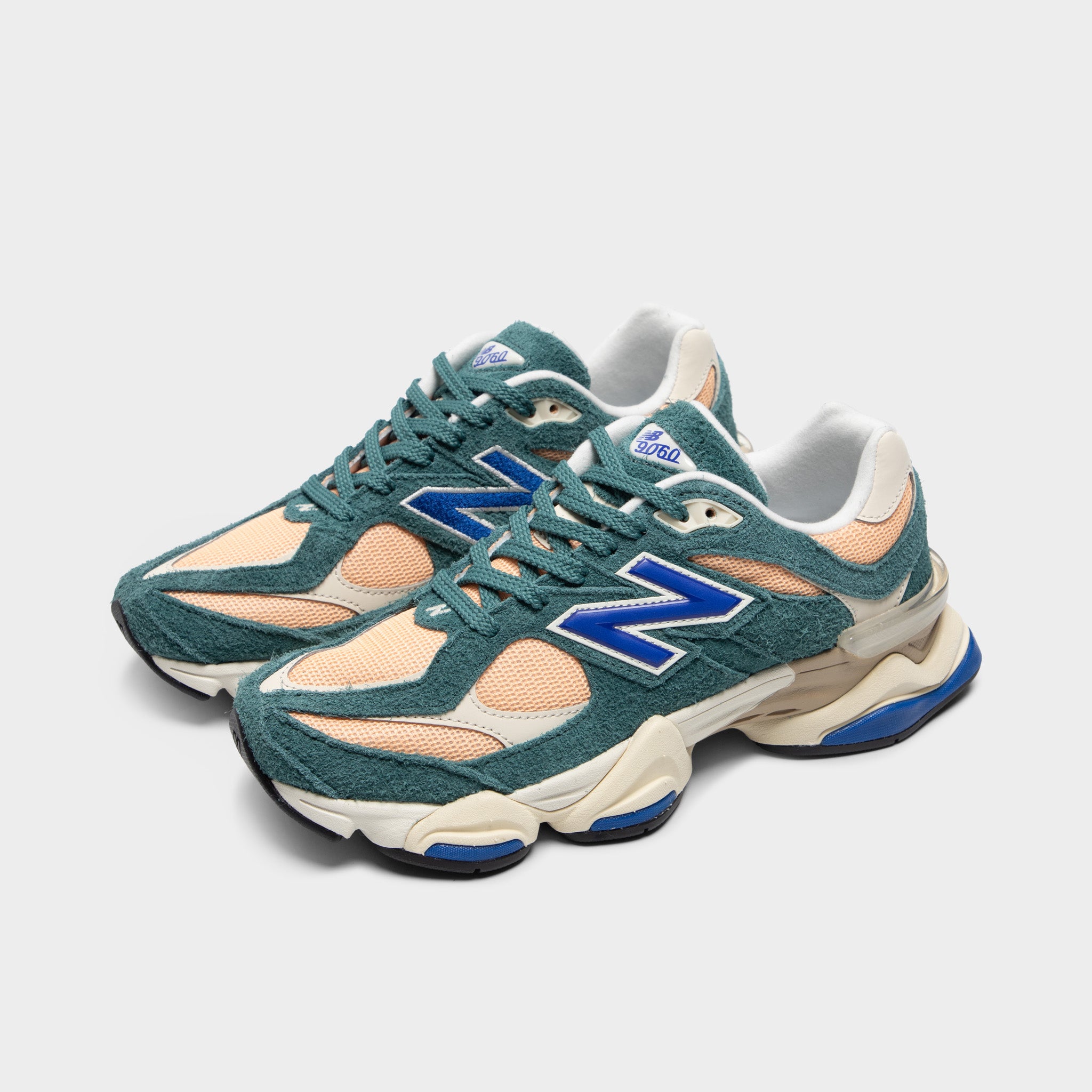 New Balance 9060 New Spruce / Peach Blossom – JD Sports
