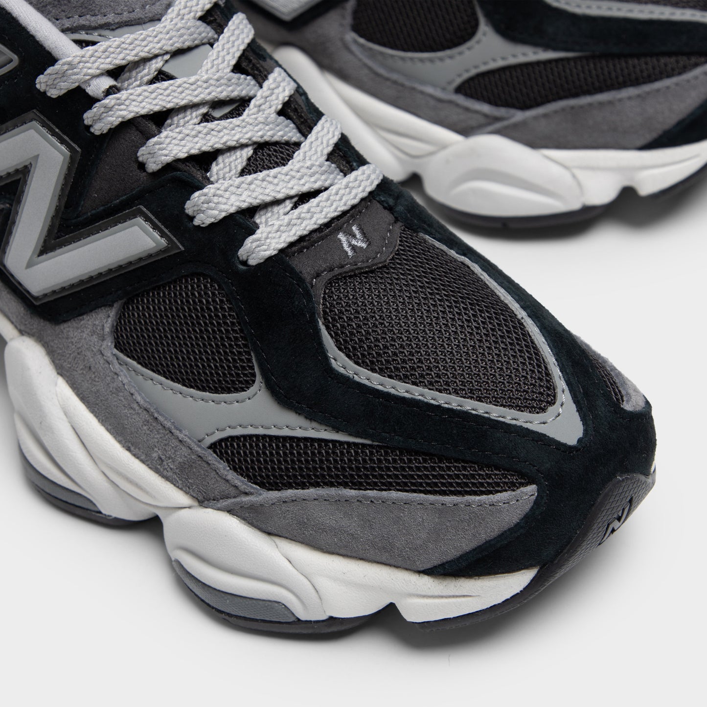 New Balance 9060 Black / Grey