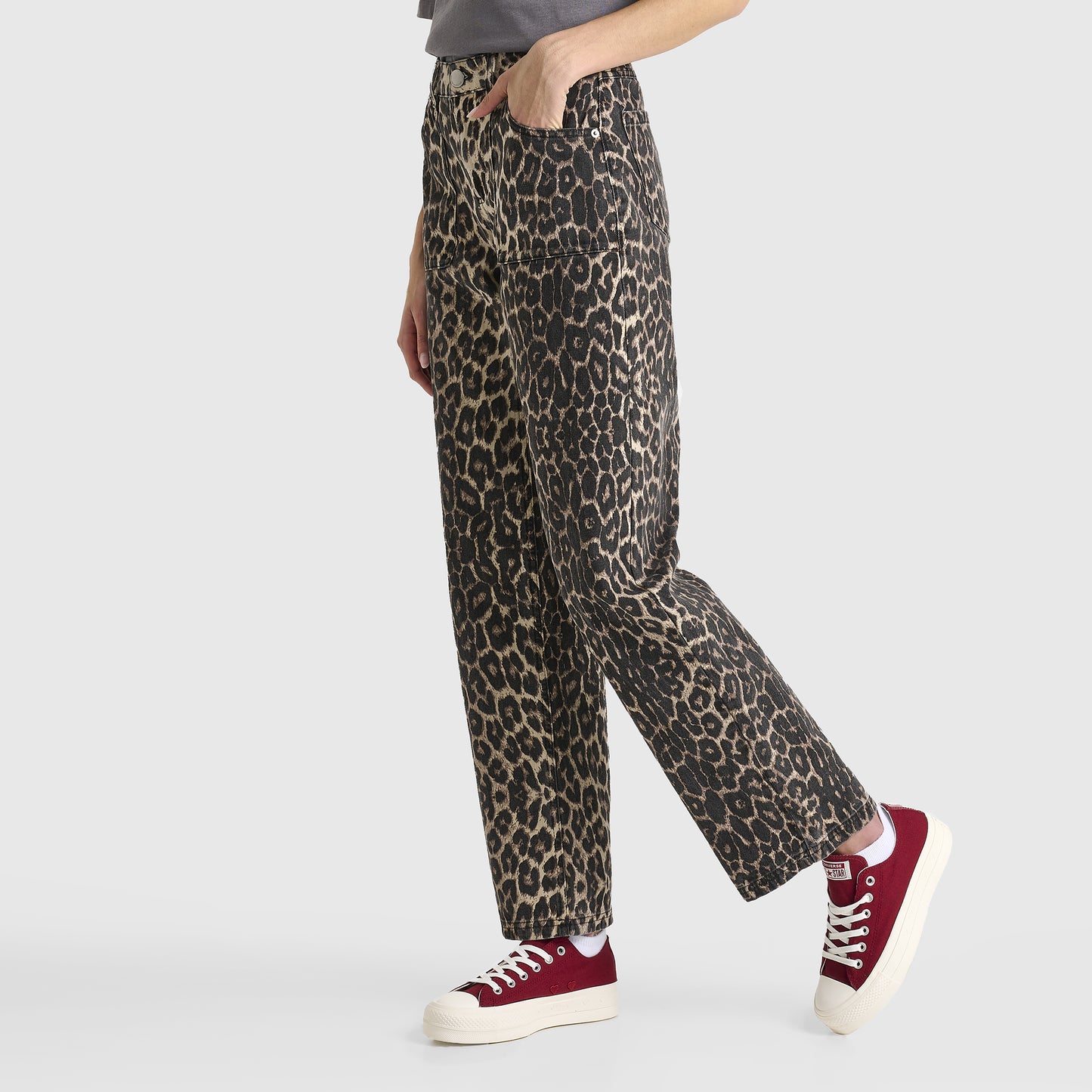 Unlike Humans Women's Jeans / Leopard Wash
