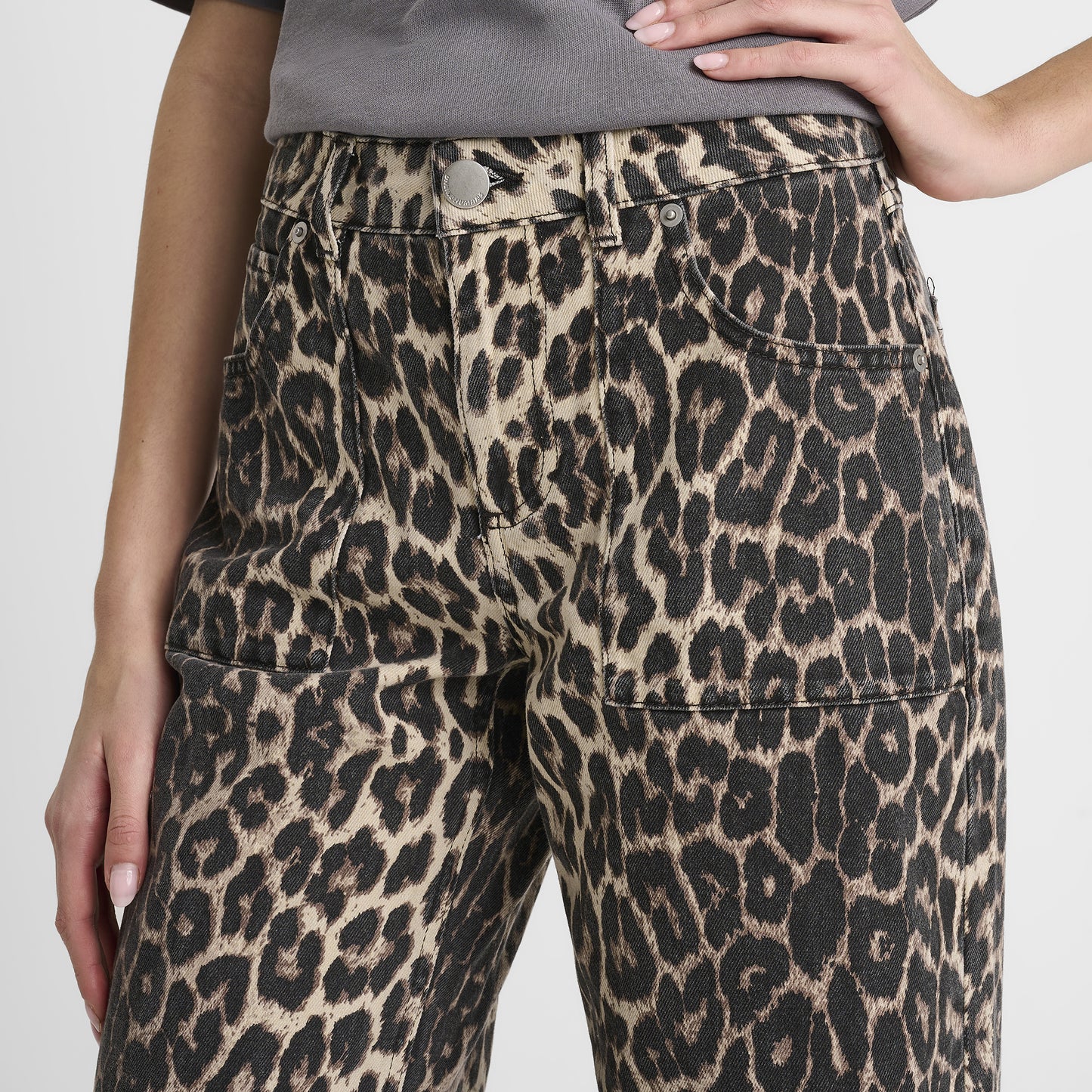 Unlike Humans Women's Jeans / Leopard Wash