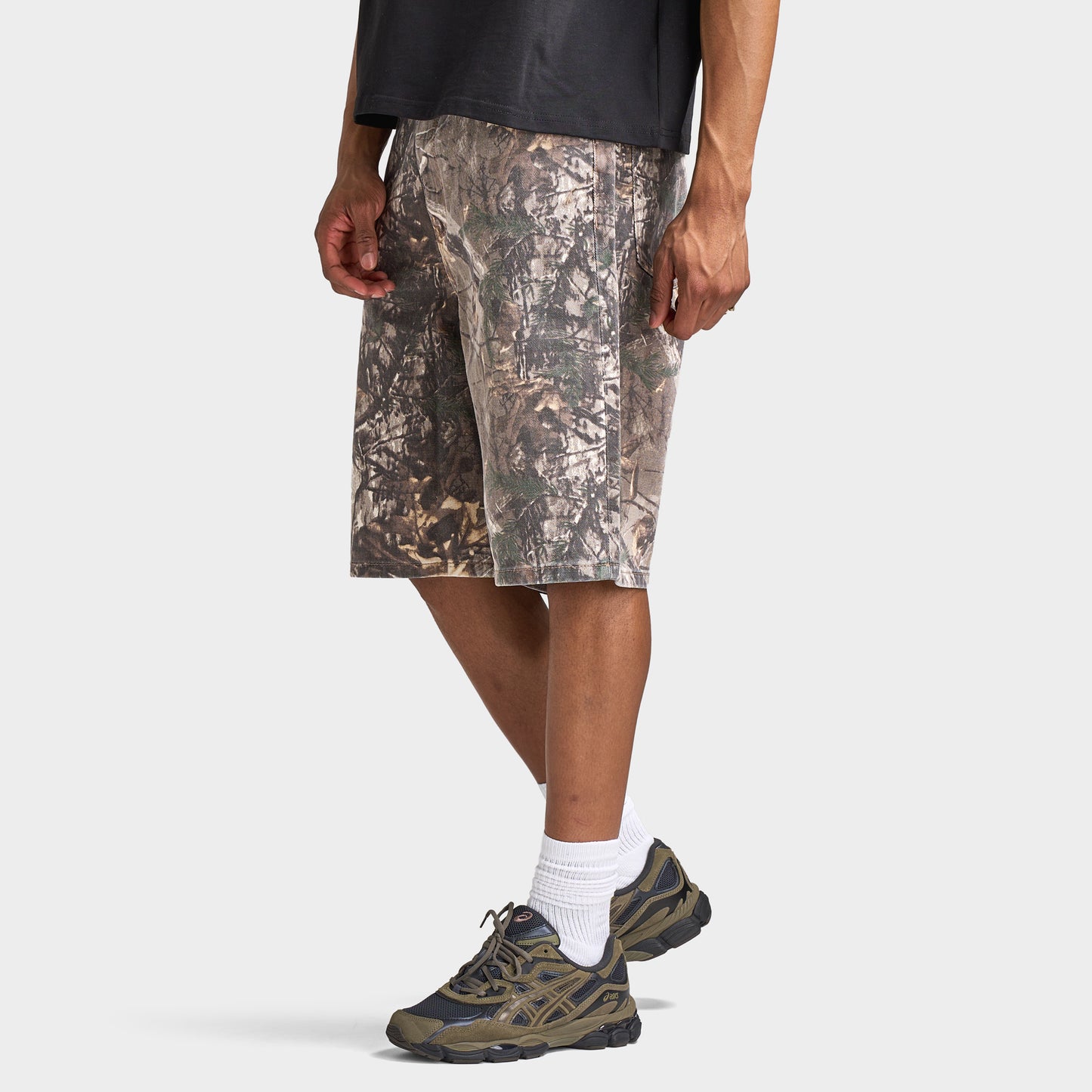 Unlike Humans Savis Shorts / Woodland Camo