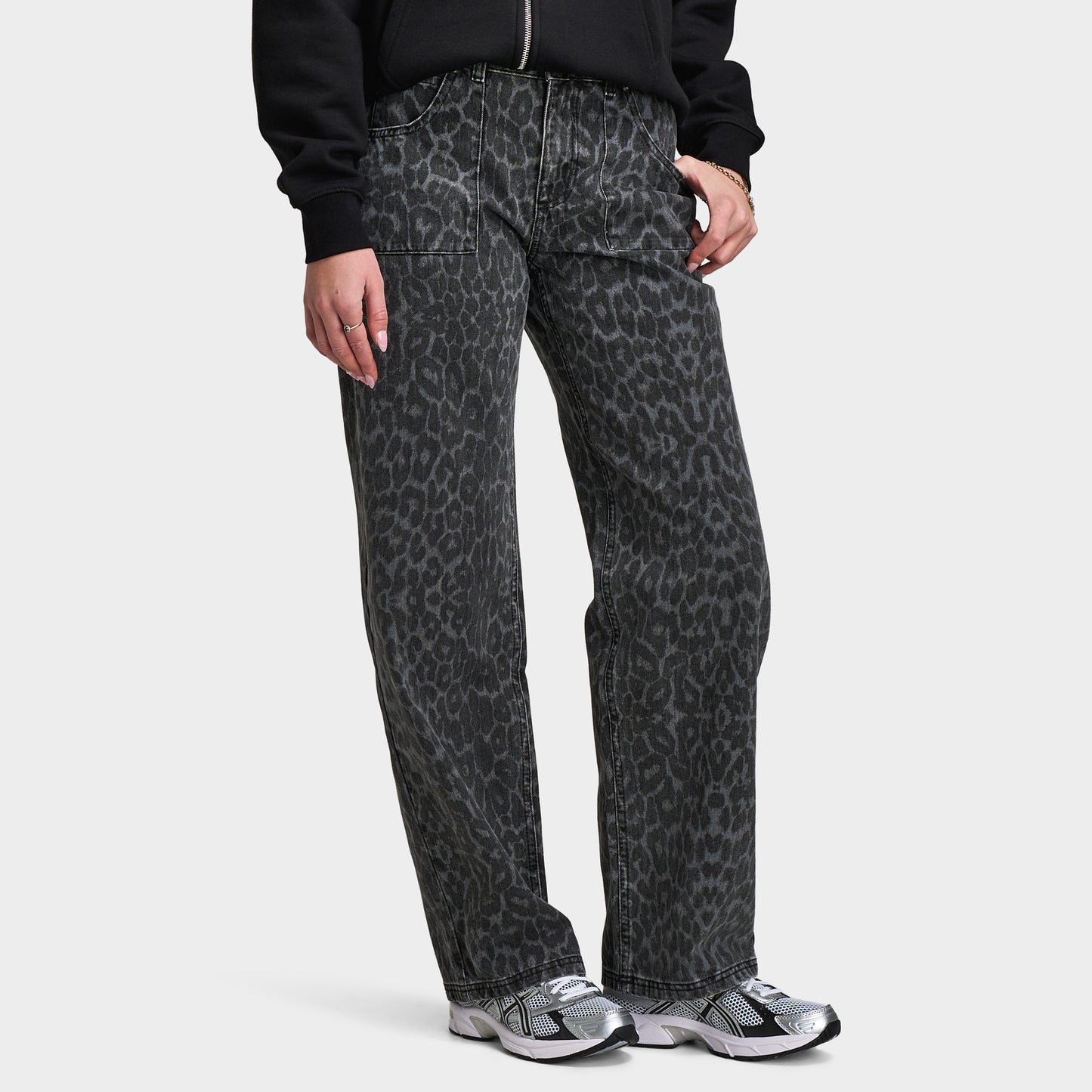 Unlike Humans Women's Jeans / Black Leopard Wash