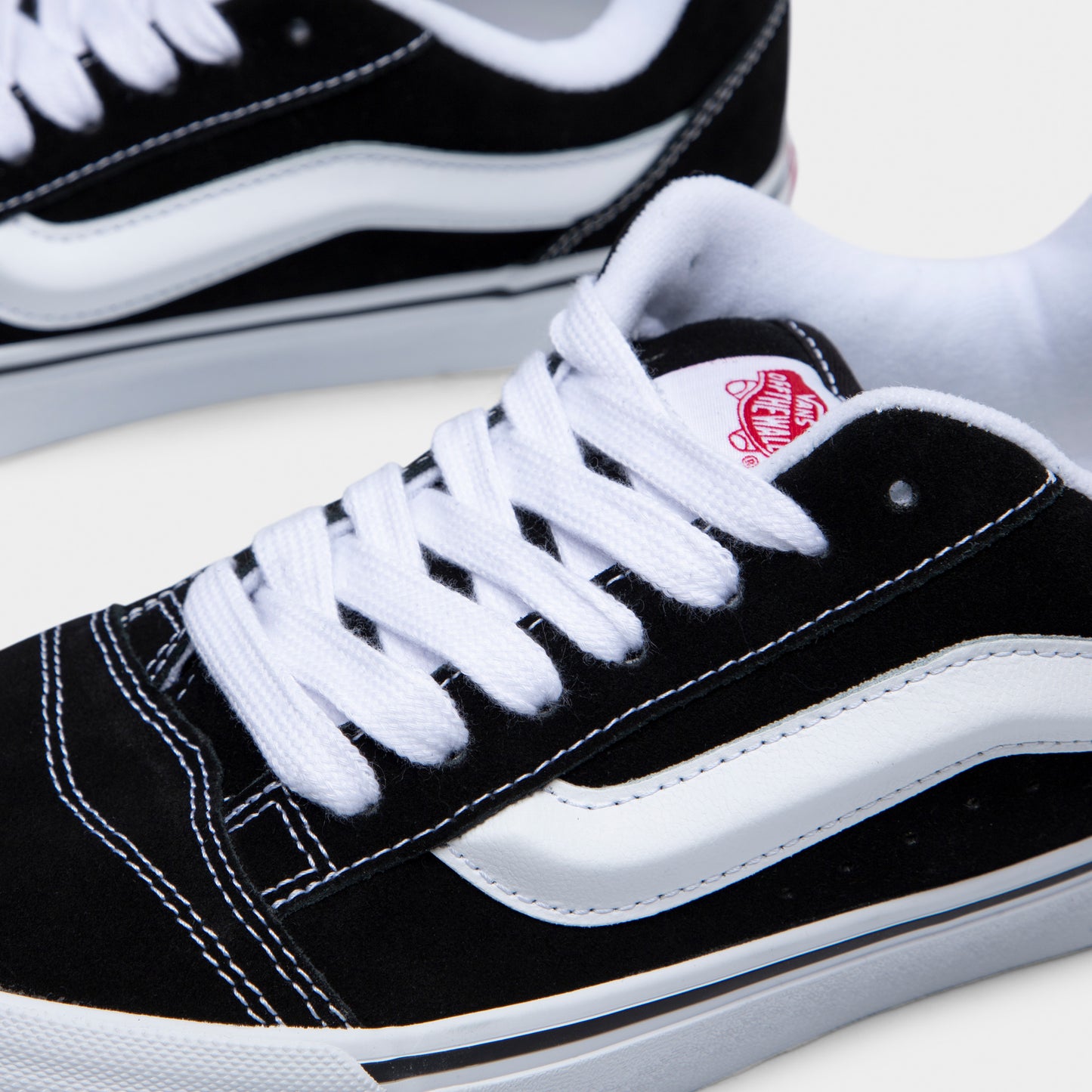 Vans Knu Skool Black / True White