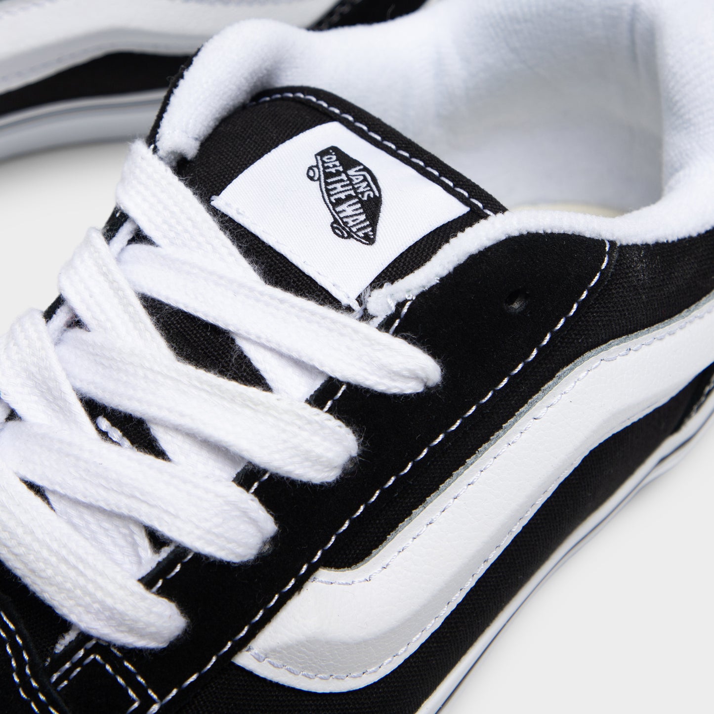 Vans Juniors' Knu Skool Black / True White