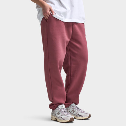 New Balance Women's Script Graphic Cuffed Jogger / Red