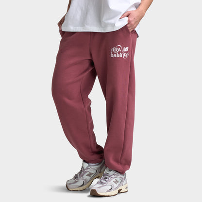 New Balance Women's Script Graphic Cuffed Jogger / Red