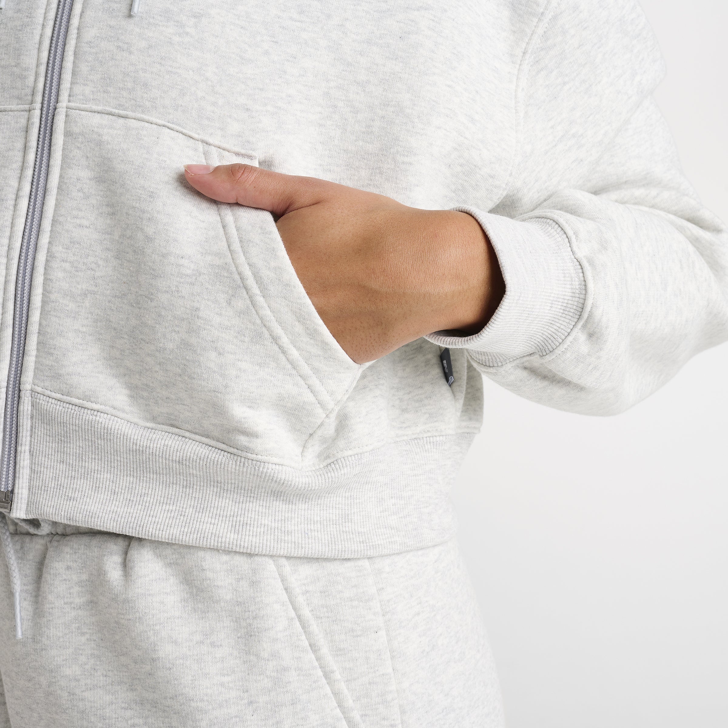 n0n0　0107 ♡ New Balance Women's Tone Crop Full Zip Hoodie Ash Heather / Black