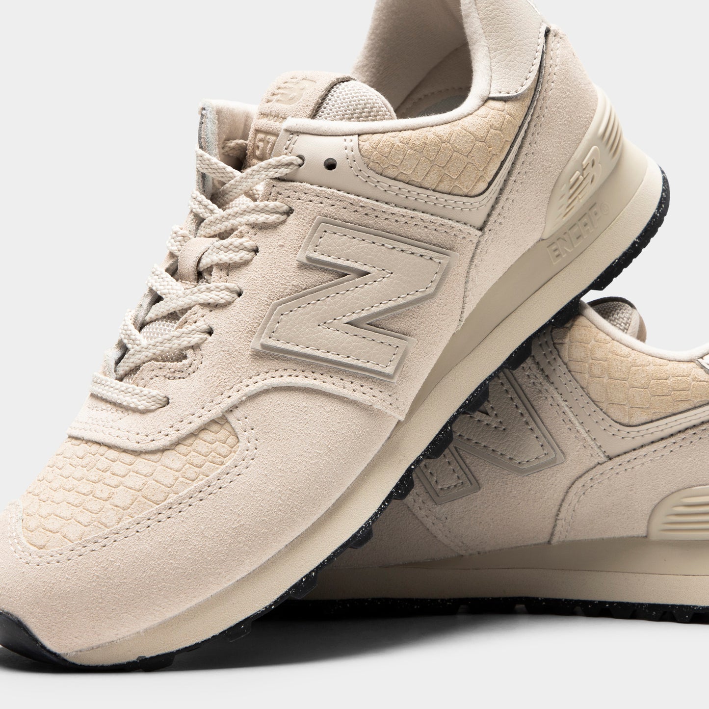 New Balance Women's 574 White / Bone
