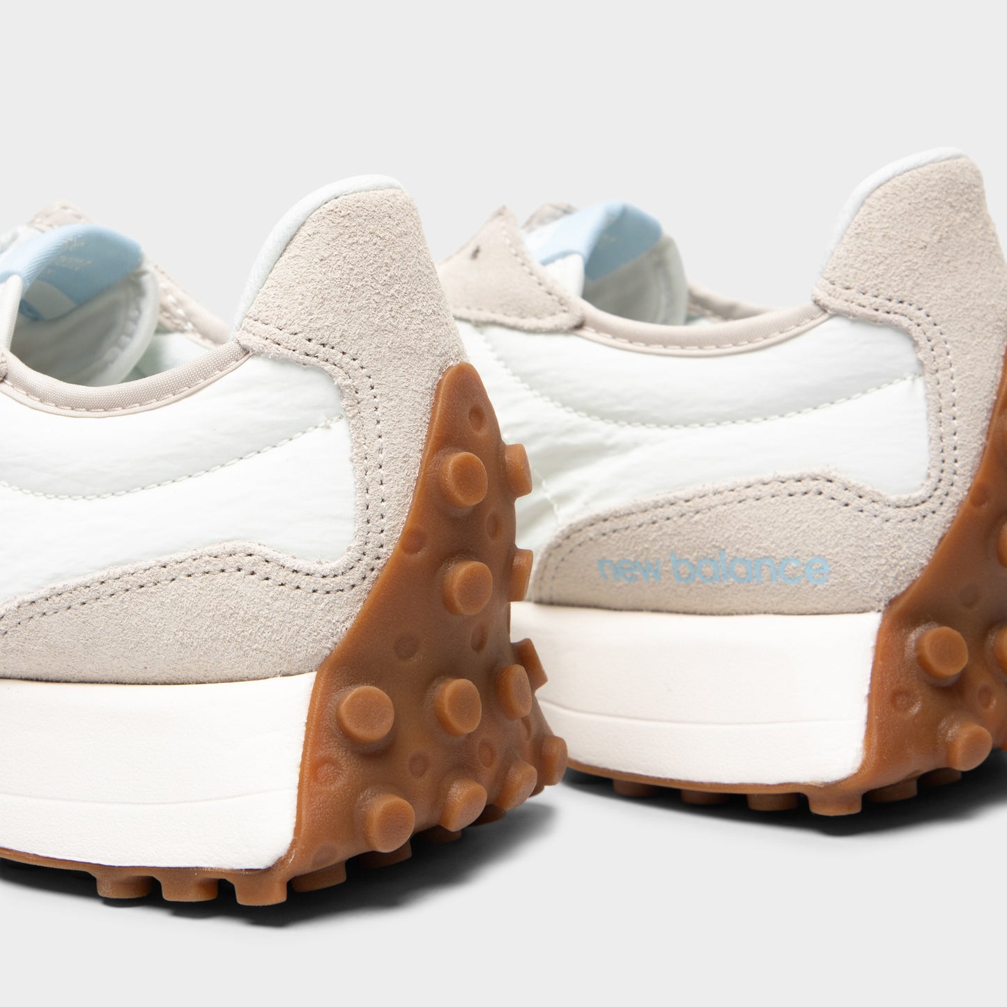 New Balance Women's 327 Tan / Light Blue