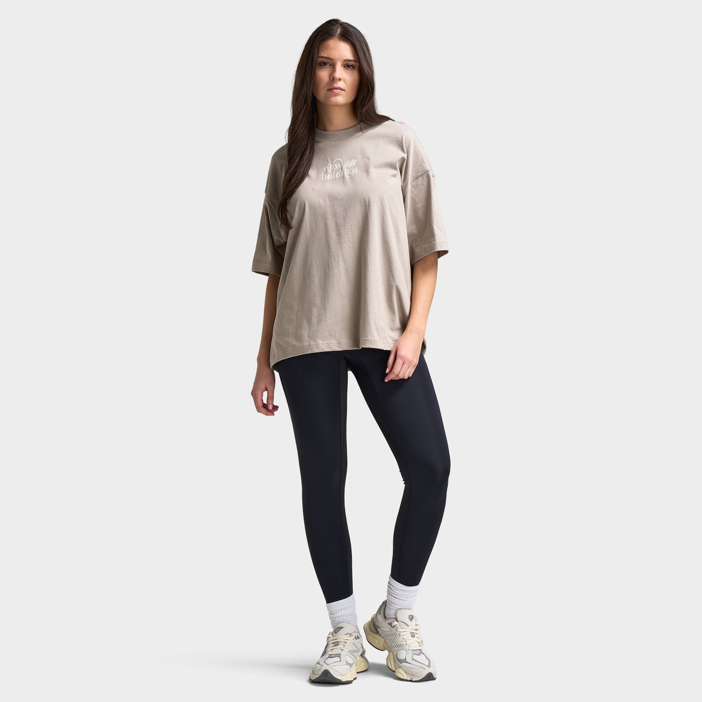New Balance Women's Script Graphic Boyfriend T-Shirt / Brown
