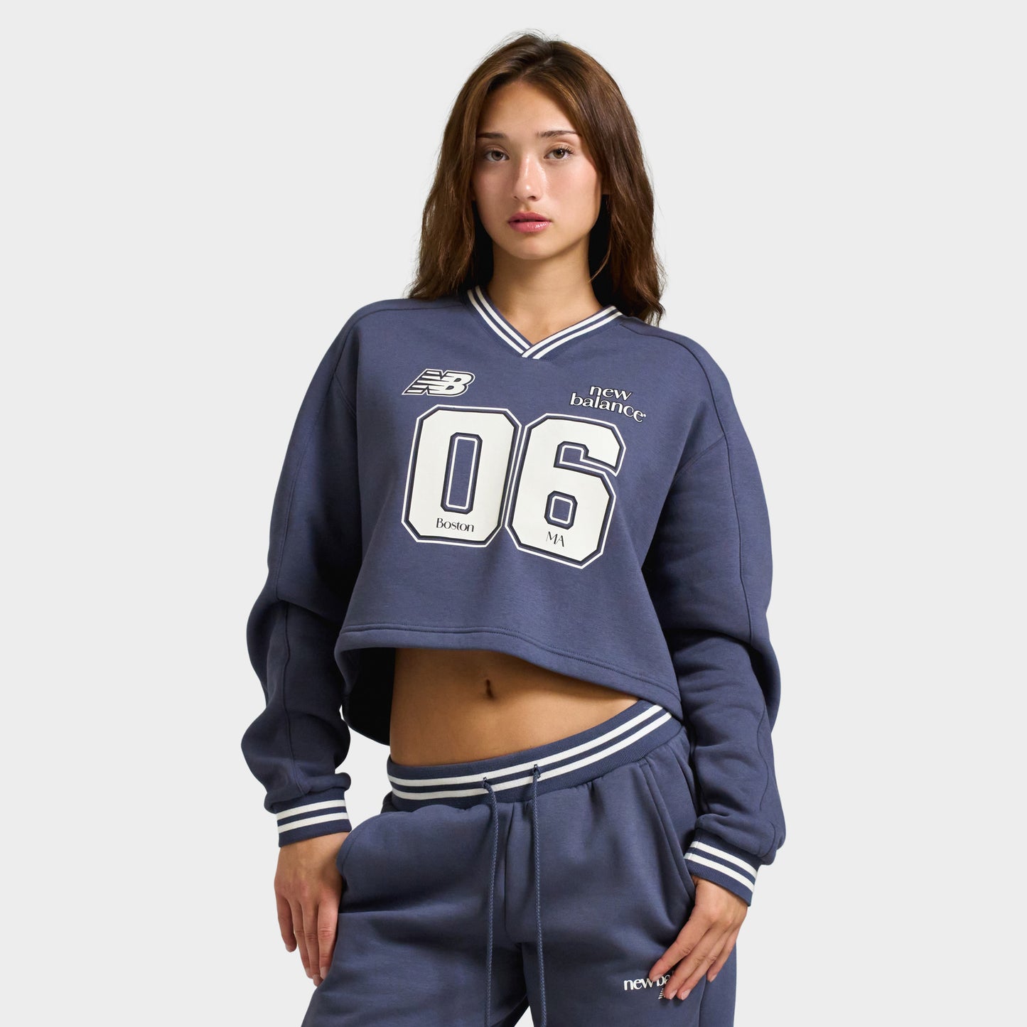 New Balance V-Neck Sweatshirt / Meteorite