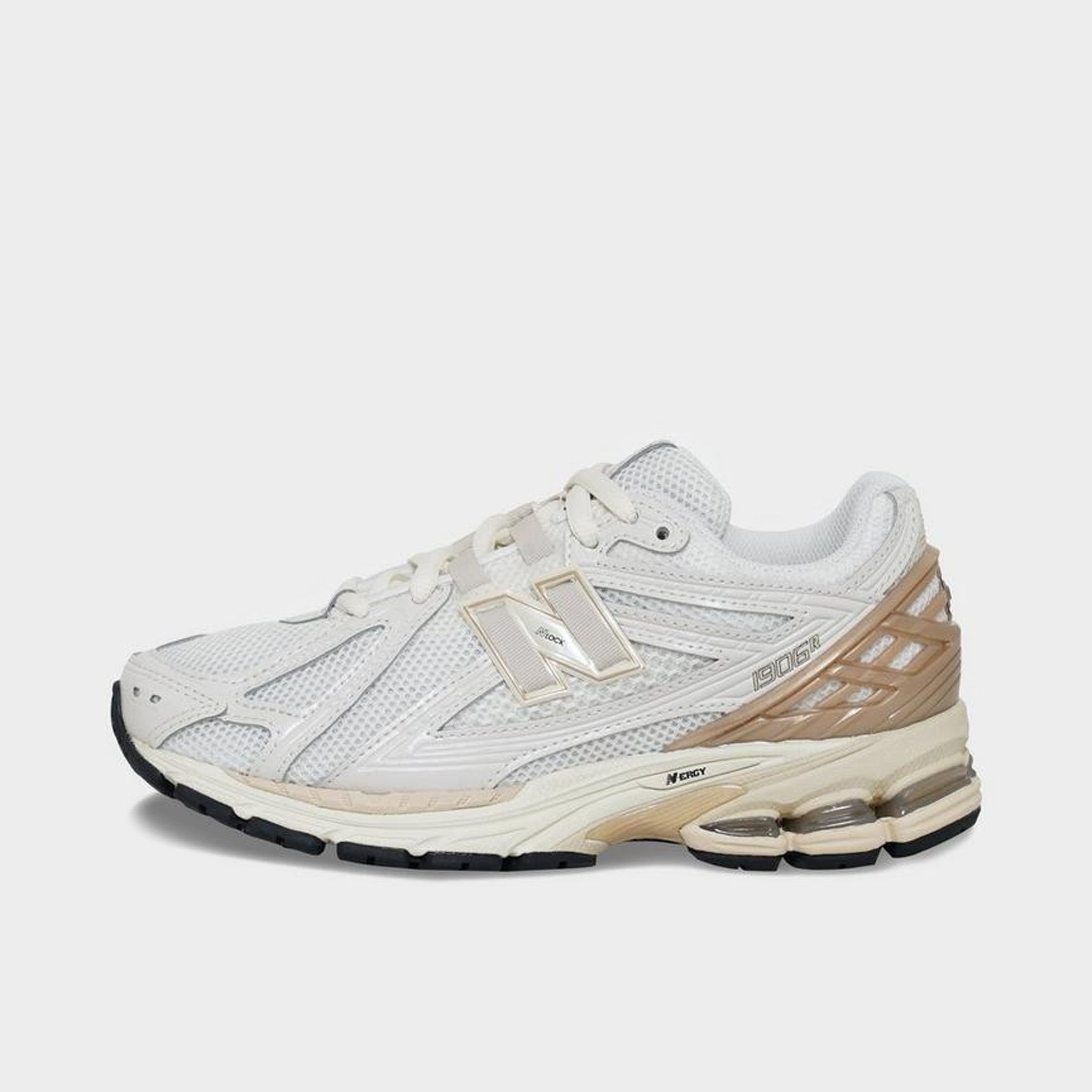 new-balance-1906r-papoutsi-