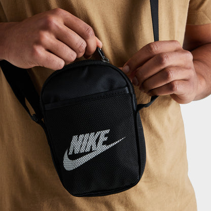 Nike Heritage Crossbody Bag / Black - White