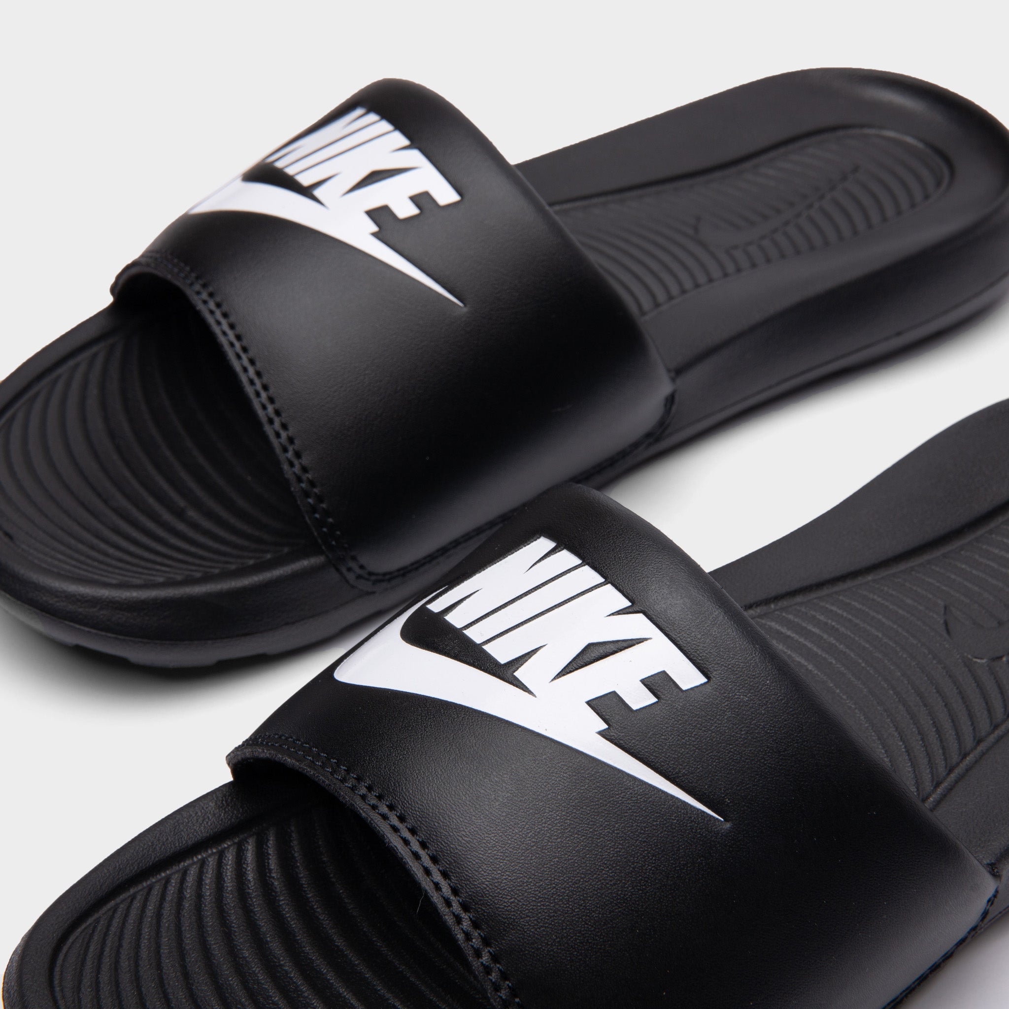 Nike Women's Victori One Black / White – JD Sports