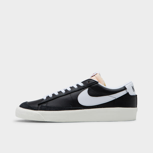 Nike low tops black on sale