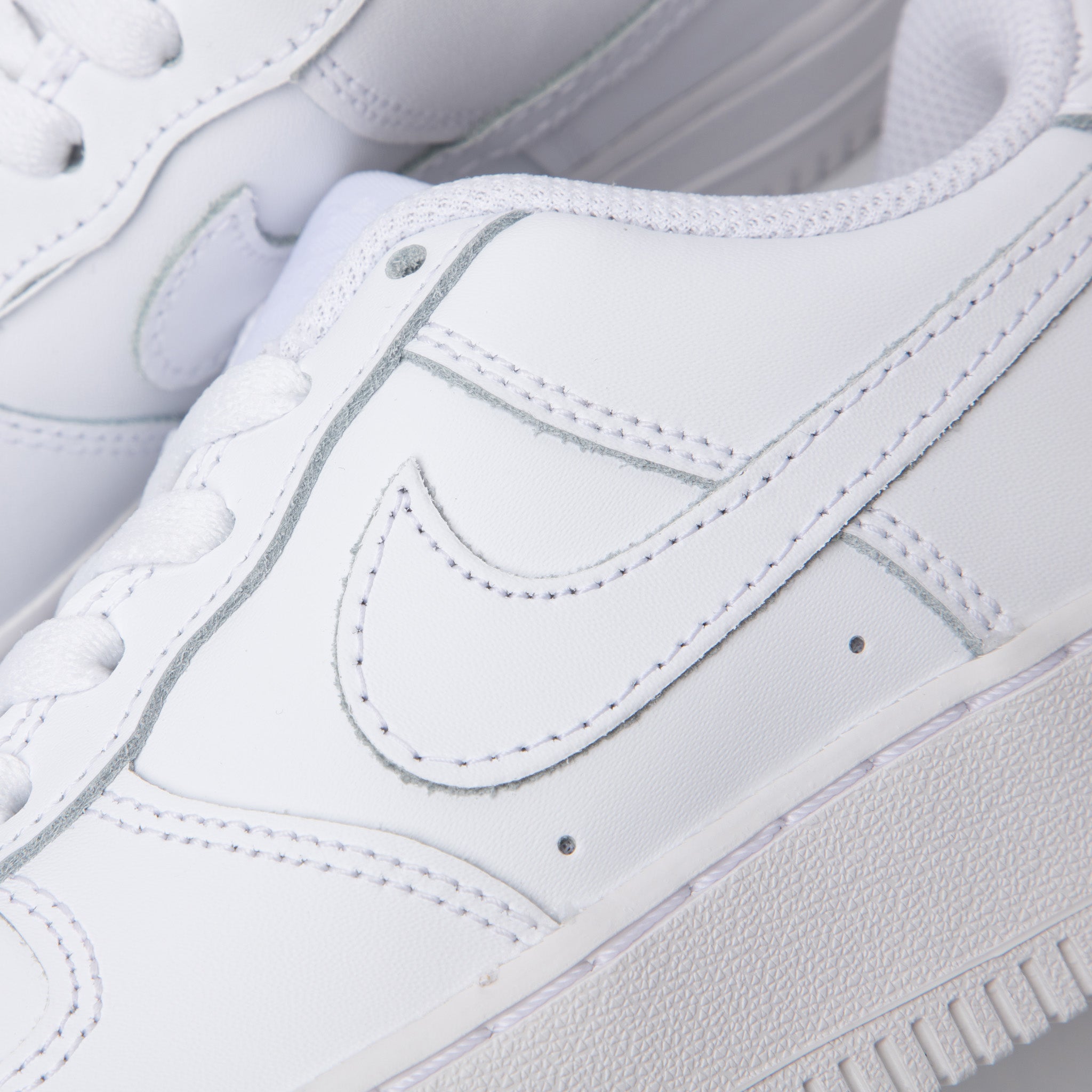 Nike Air Force 1 LE GS White / White – JD Sports